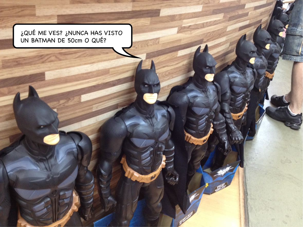 donde quiera que miraba veía de todo anime comics y hasta a batman donde quiera que miraba veía de todo anime comics y hasta a batman